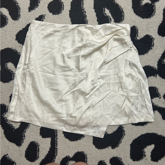Satin draped mini skort - Picture 6 of 8